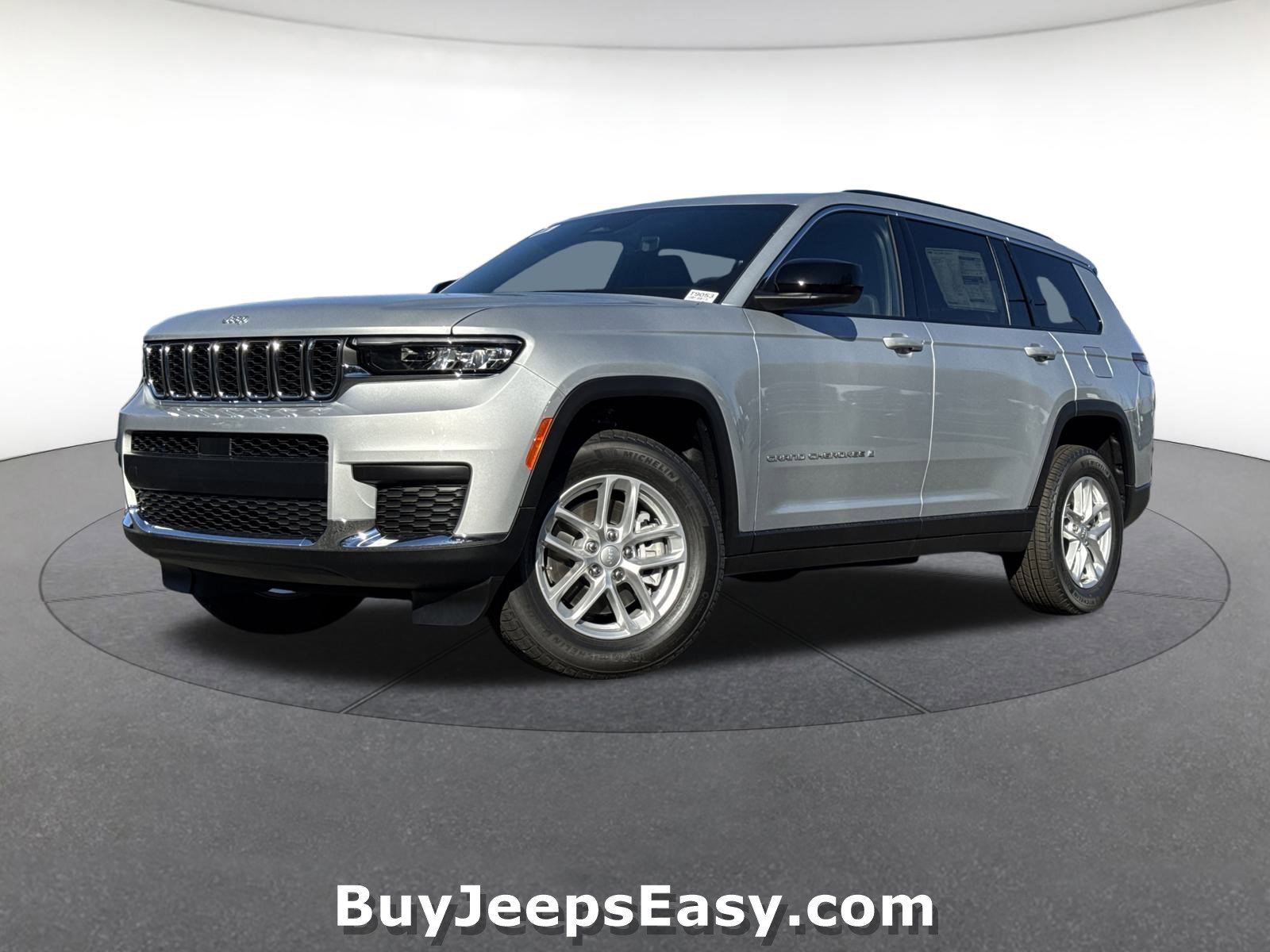 2025 Jeep Grand Cherokee L Laredo's photo