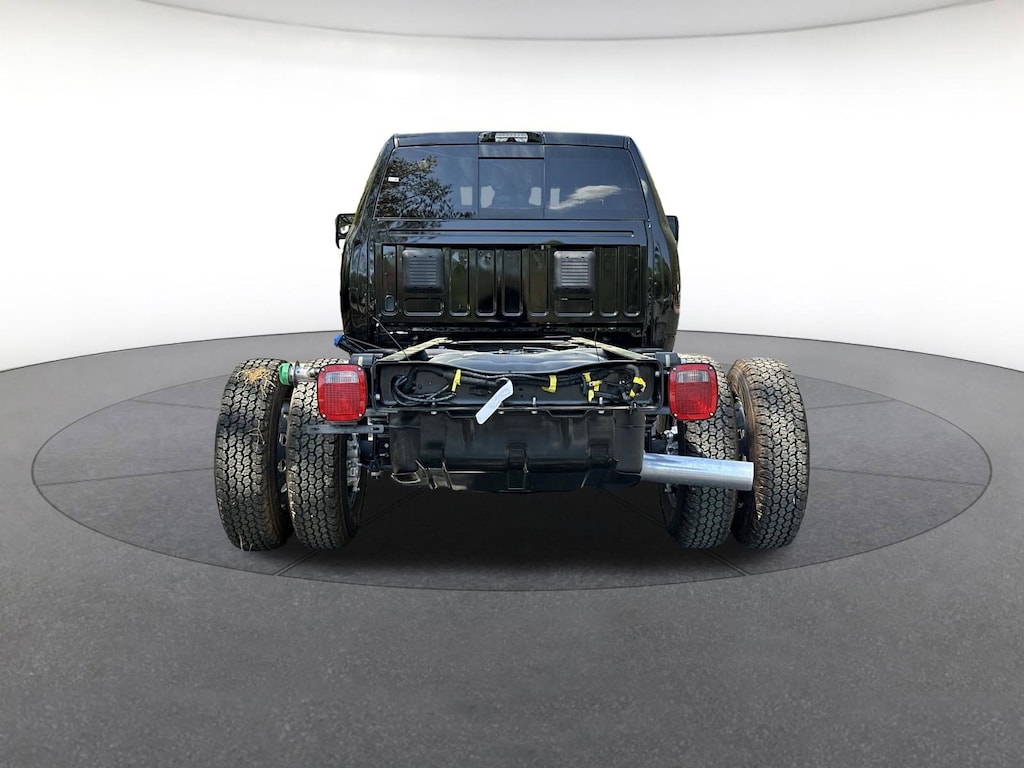 New 2026 Ram 3500 Chassis Cab BIG HORN CREW 4X4 60' CA Crew Cab