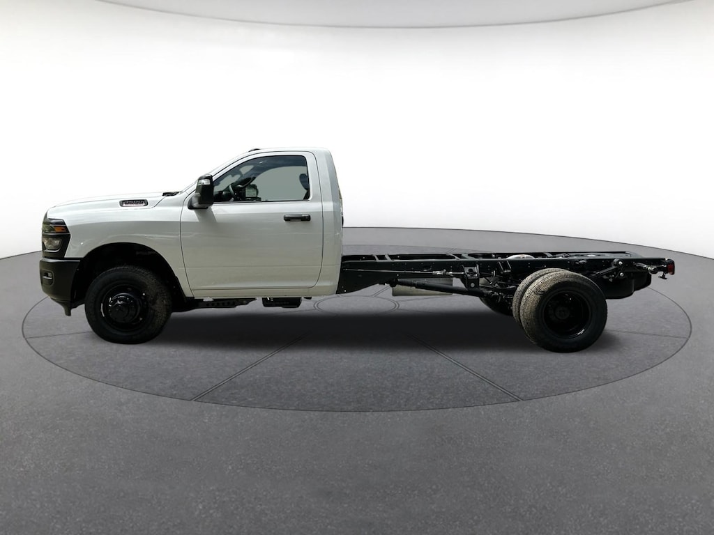 New 2026 Ram 3500 Chassis Cab TRADESMAN REGULAR 4X4 84' CA Regular Cab