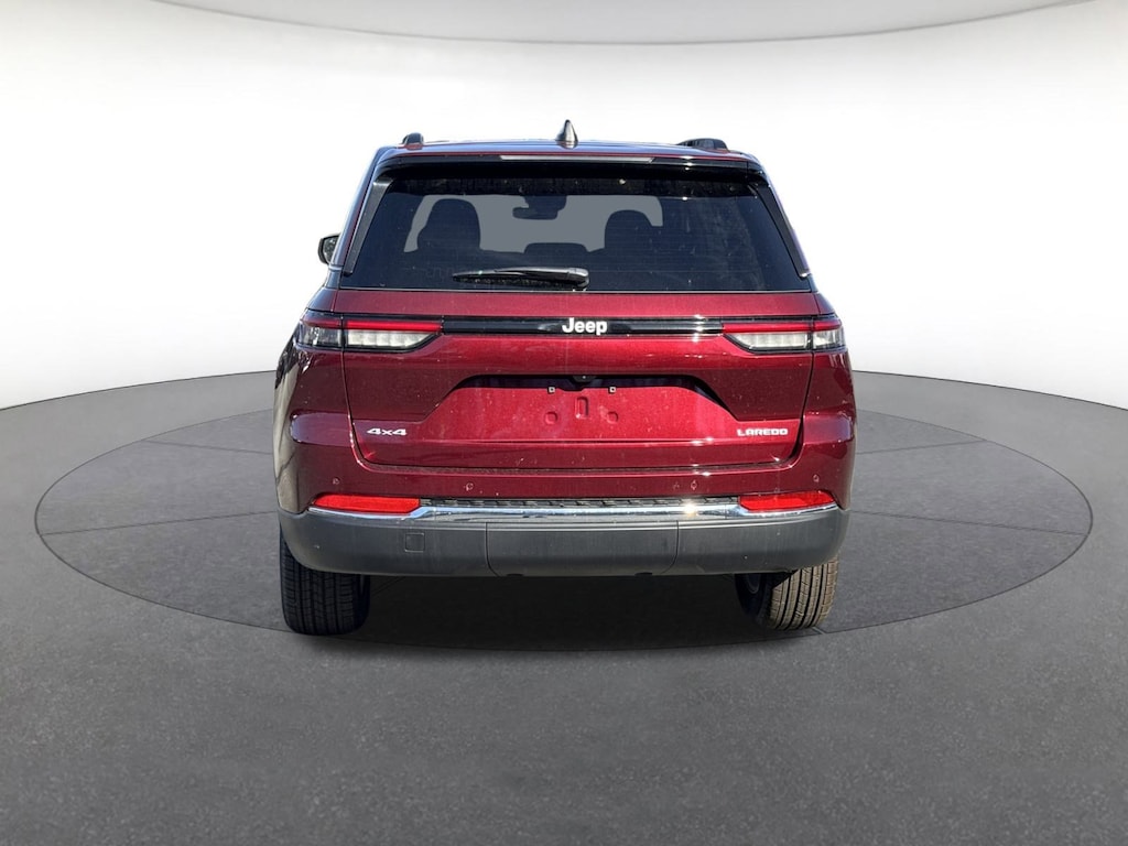 New 2025 Jeep Grand Cherokee LAREDO X 4X4 Sport Utility