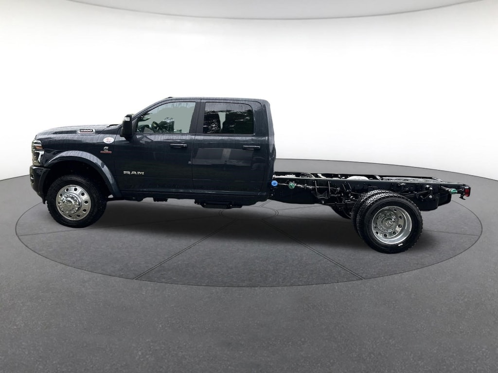New 2026 Ram 5500 BIG HORN CHASSIS CREW CAB 4X4 60' CA Crew Cab