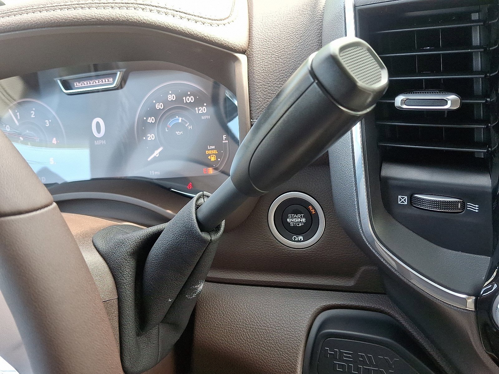 2025 RAM 2500 Laramie - Photo 10