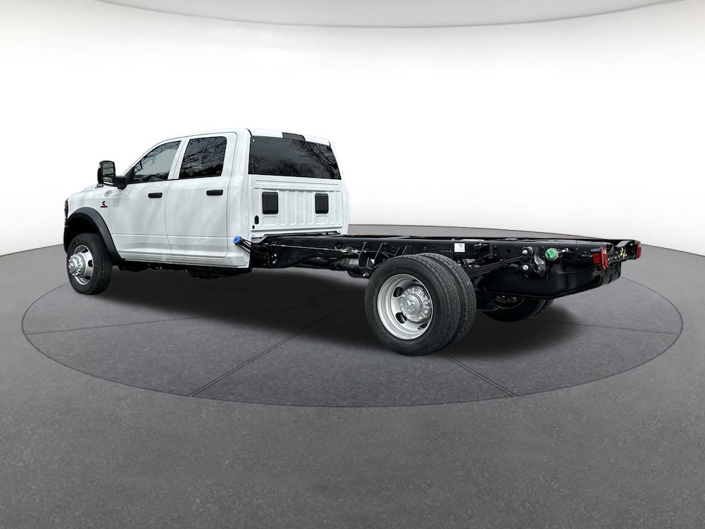 New 2026 Ram 5500 Chassis Cab TRADESMAN CREW 4X4 84' CA Crew Cab