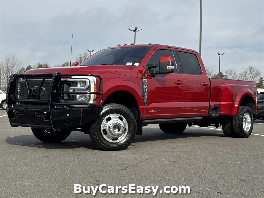 2023 Ford F-350 Super Duty Lariat's photo