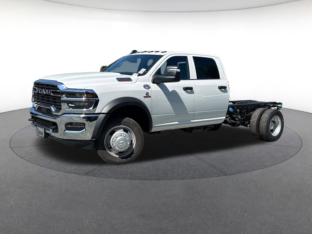 New 2026 Ram 5500 Chassis Cab TRADESMAN CREW 4X4 60' CA Crew Cab
