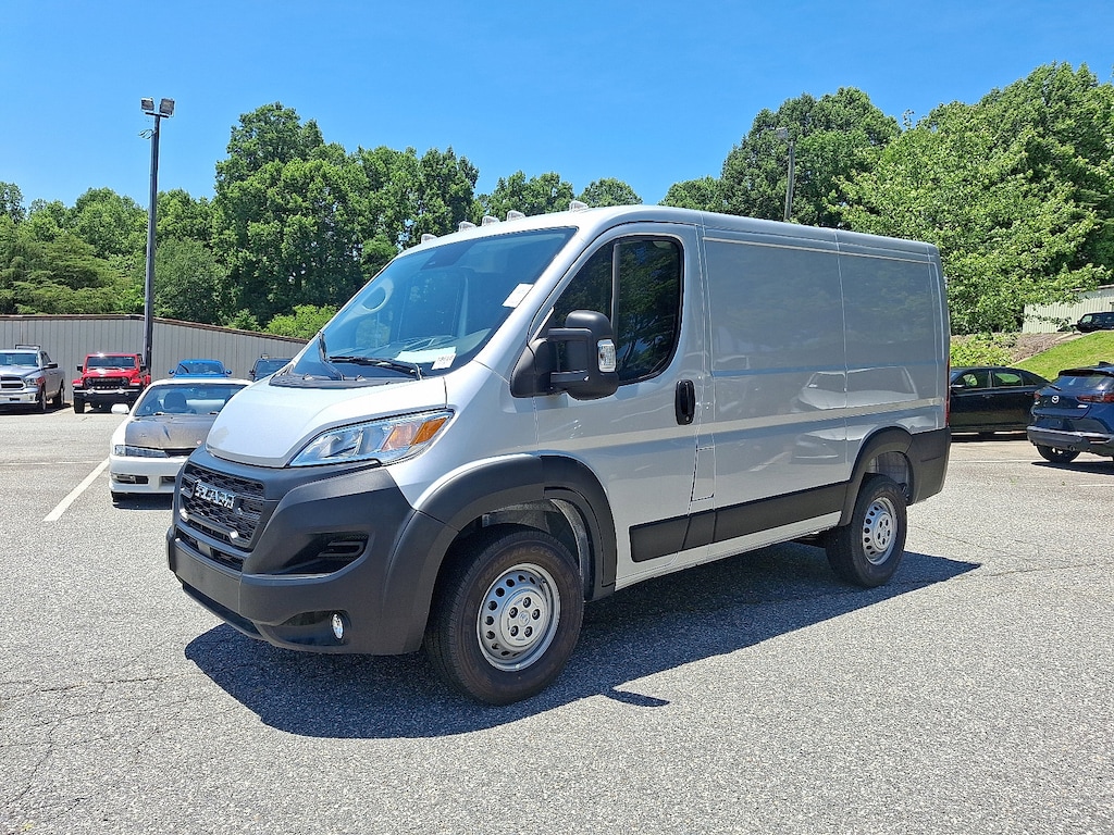 New 2025 Ram ProMaster PROMASTER 1500 TRADESMAN CARGO VAN LOW ROOF 118' W Cargo Van