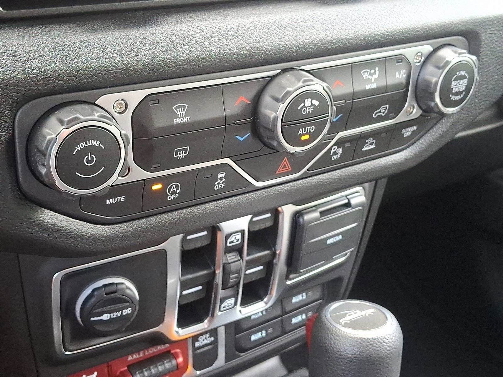 2025 Jeep Gladiator Willys - Photo 11