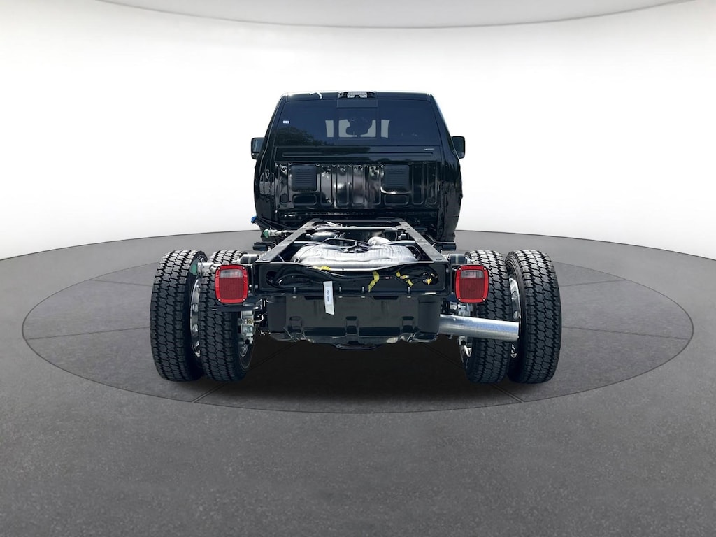 New 2026 Ram 5500 BIG HORN CHASSIS CREW CAB 4X4 84' CA Crew Cab
