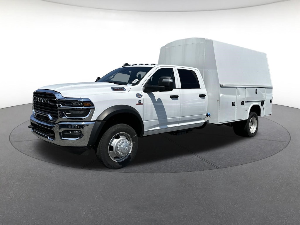 New 2025 Ram 4500 Chassis Cab TRADESMAN CREW 4X4 84' CA Crew Cab