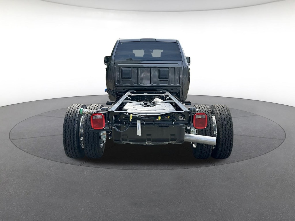 New 2026 Ram 5500 TRADESMAN CHASSIS CREW CAB 4X4 84' CA Crew Cab