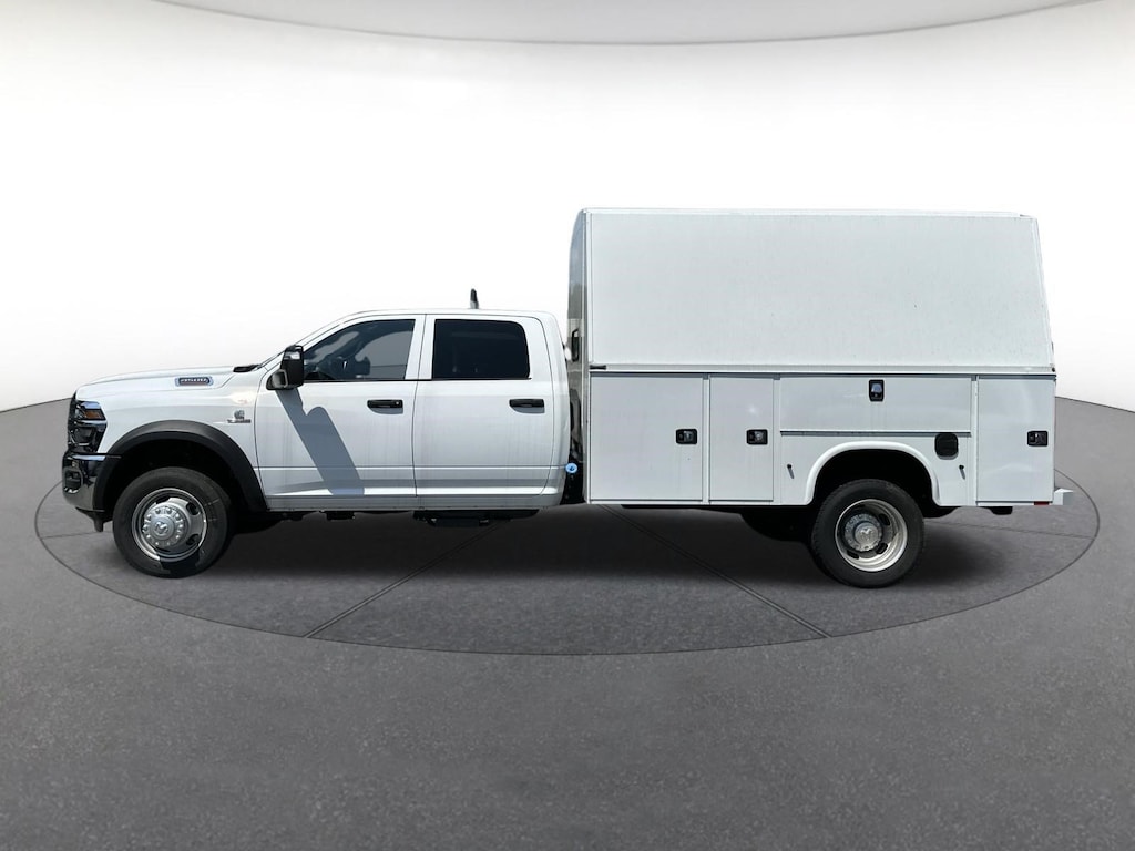 New 2025 Ram 4500 Chassis Cab TRADESMAN CREW 4X4 84' CA Crew Cab