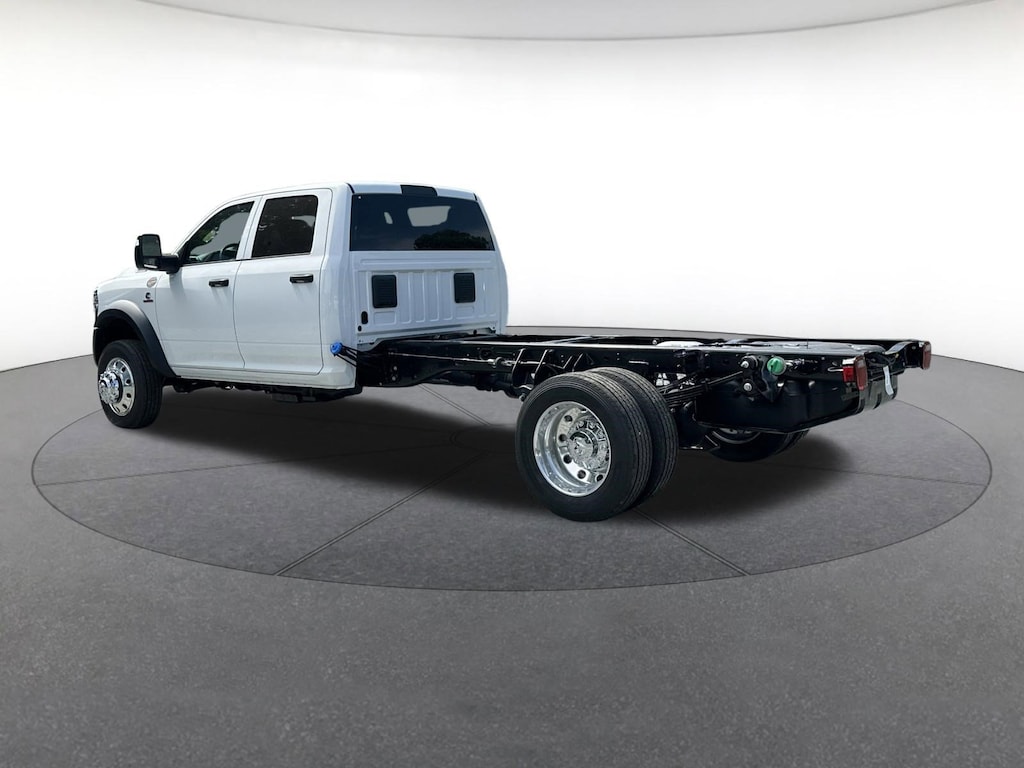 New 2026 Ram 4500 Chassis Cab TRADESMAN CREW 4X2 84' CA Crew Cab