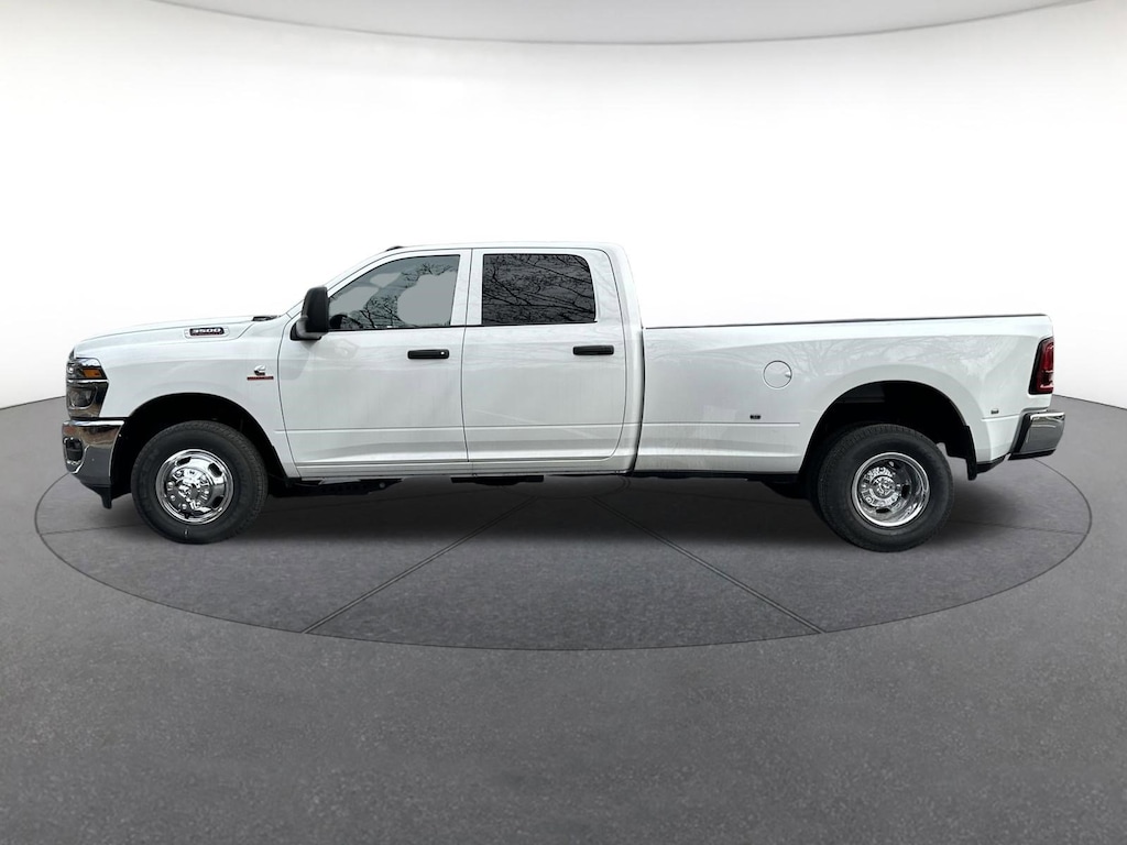 New 2026 Ram 3500 TRADESMAN CREW CAB 4X2 8' BOX Crew Cab