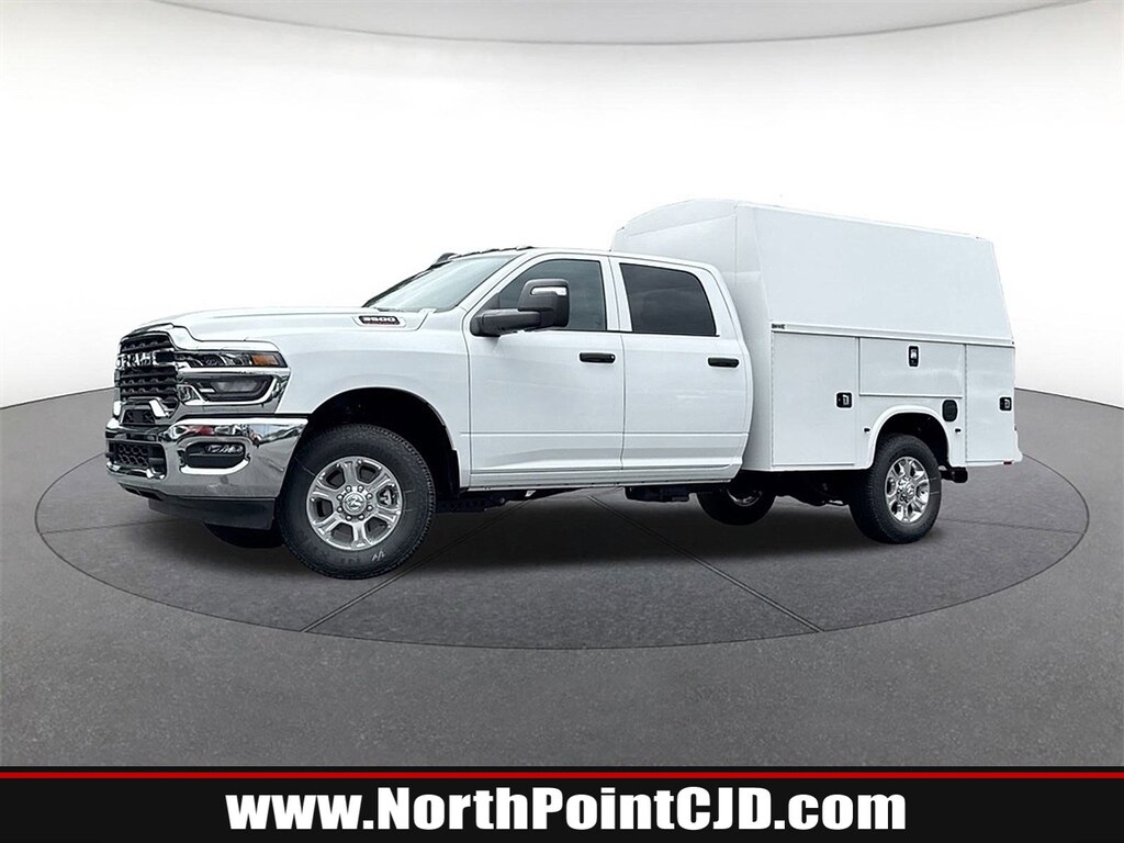 New 2025 Ram 3500 Chassis Cab 3500 TRADESMAN CREW CAB CHASSIS 4X4 60' CA Crew Cab