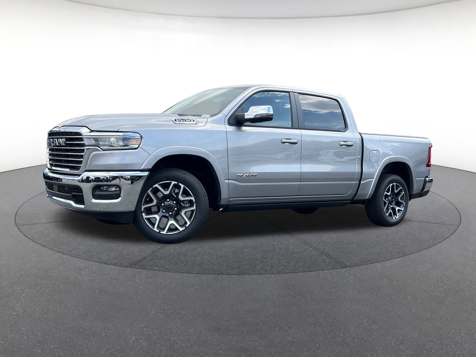 2026 Ram 1500 LARAMIE CREW CAB 4X4 5'7 BOX
