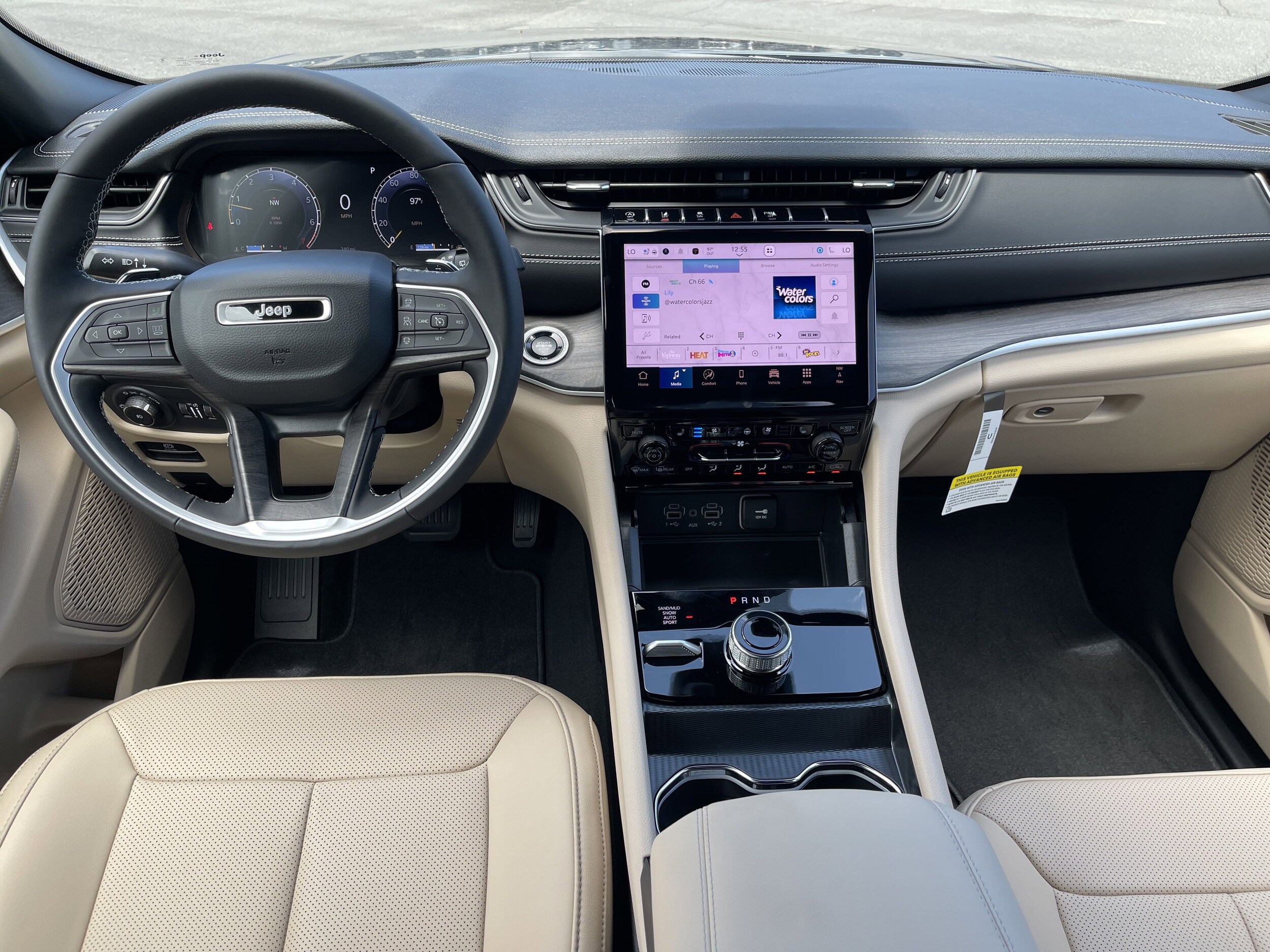 2025 Jeep Grand Cherokee Limited photo 2