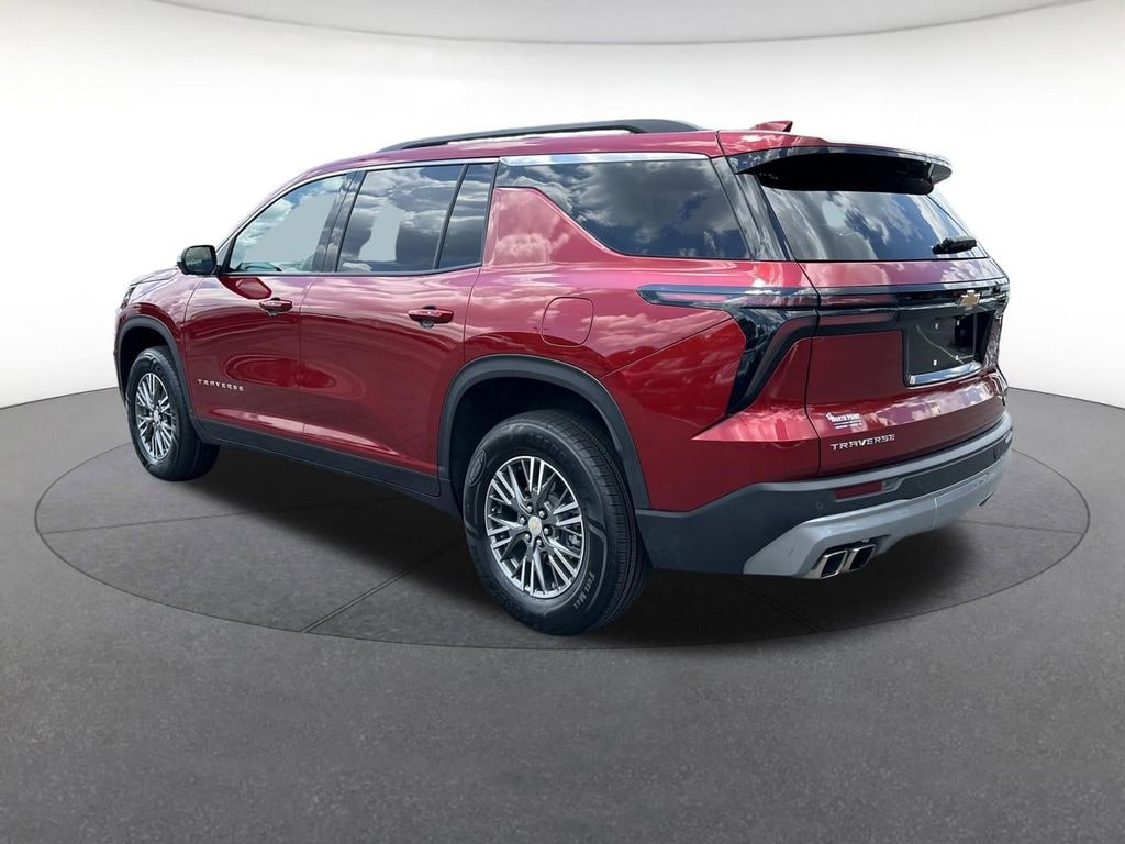 Used 2024 Chevrolet Traverse LT SUV
