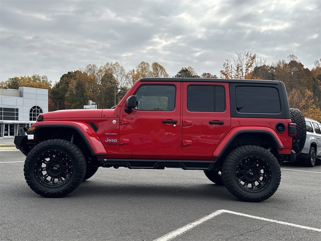 2018 Jeep Wrangler Unlimited Sahara photo 2