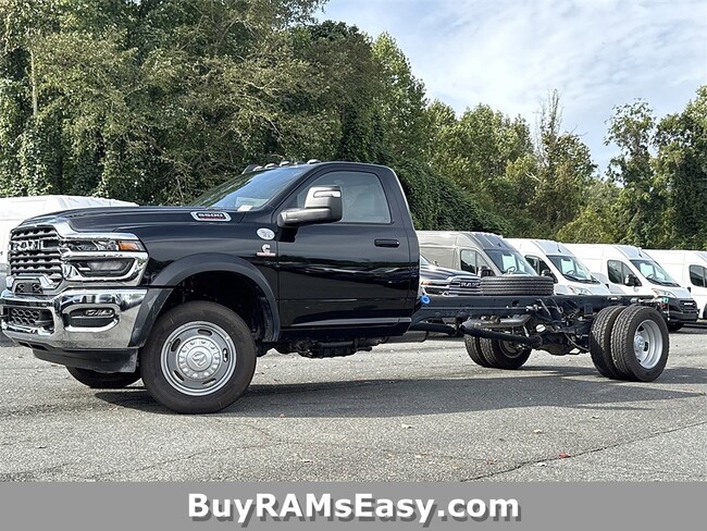 2026 Ram 5500 Chassis Cab TRADESMAN  REGULAR  4X4 120' CA Regular Cab