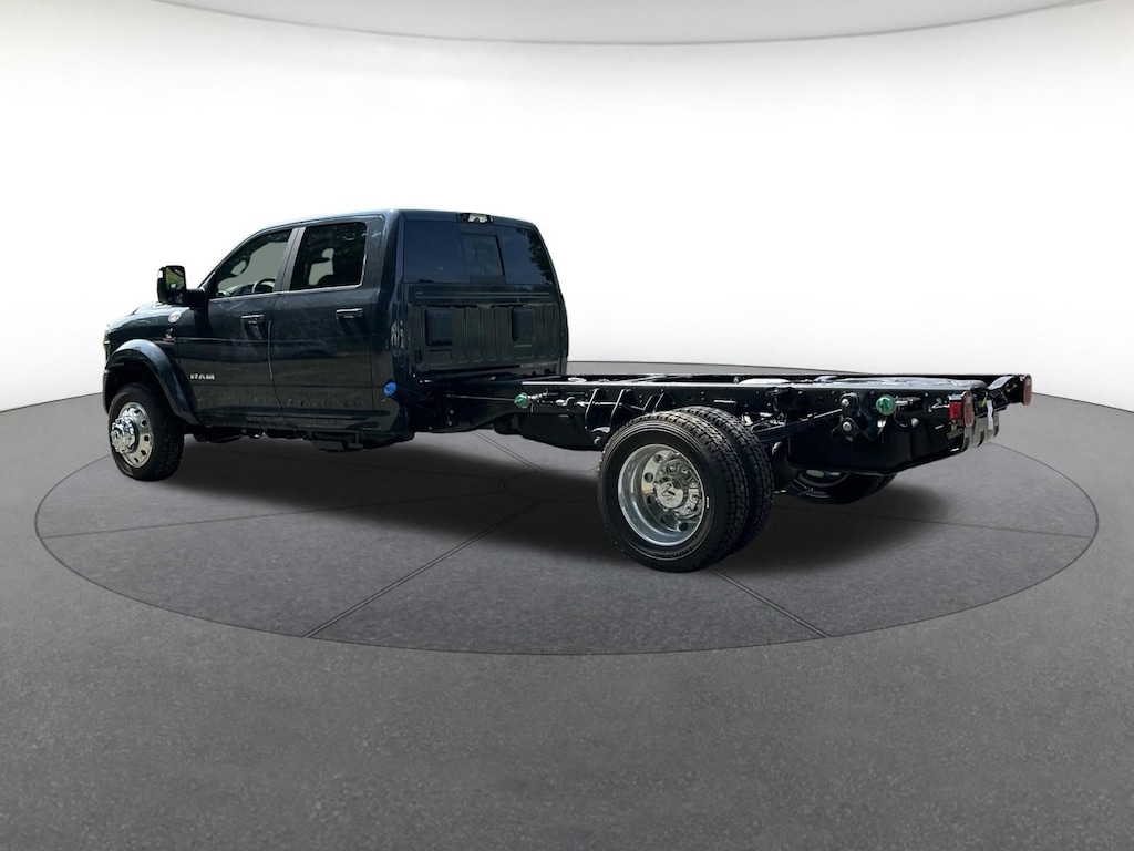 New 2026 Ram 5500 BIG HORN CHASSIS CREW CAB 4X4 84' CA Crew Cab