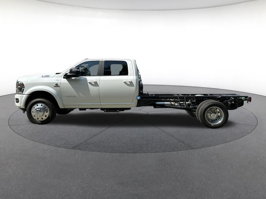 New 2026 Ram 5500 BIG HORN CHASSIS CREW CAB 4X4 84' CA Crew Cab