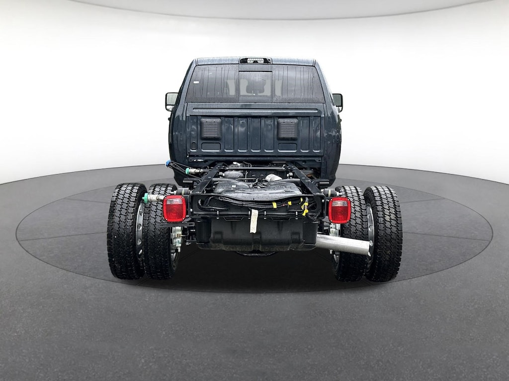 New 2026 Ram 5500 BIG HORN CHASSIS CREW CAB 4X4 60' CA Crew Cab