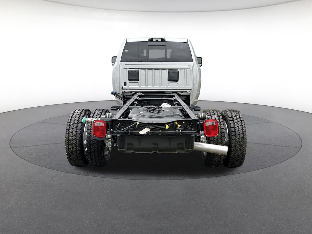 New 2026 Ram 5500 Chassis Cab BIG HORN CREW 4X4 84' CA Crew Cab