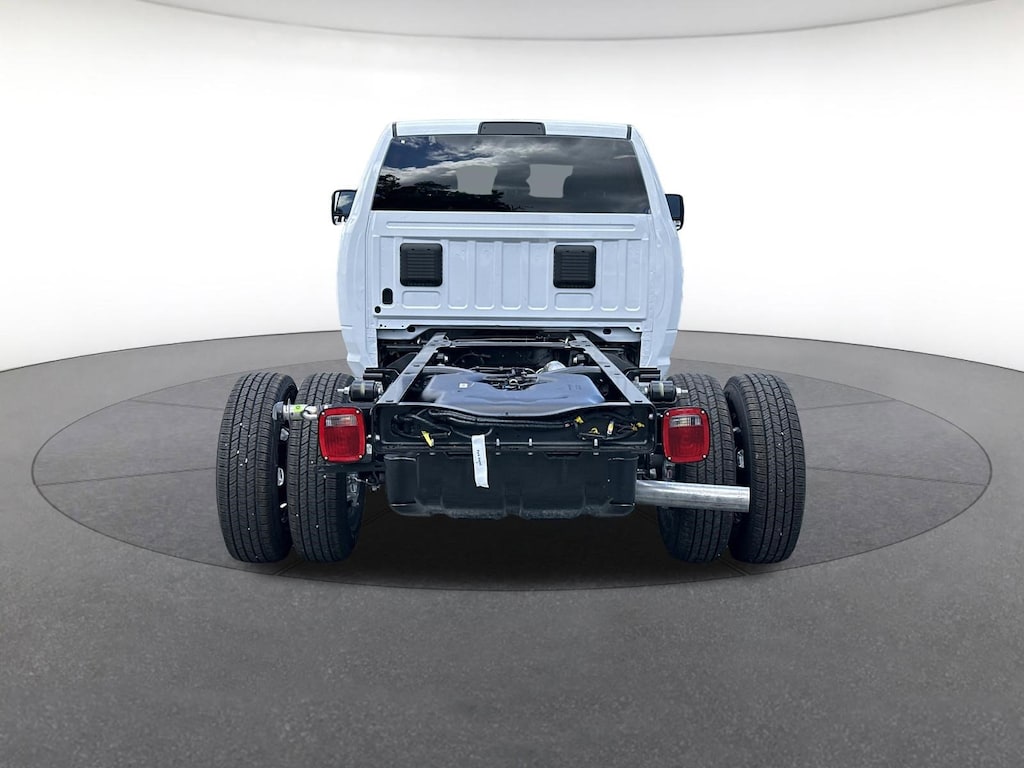 New 2026 Ram 3500 TRADESMAN CREW CAB CHASSIS 4X4 60' CA Crew Cab