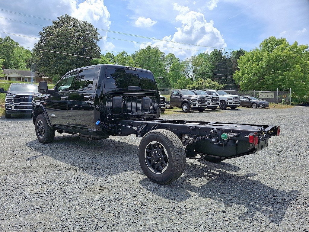 New 2025 Ram 3500 Chassis Cab 3500 BIG HORN CREW CAB CHASSIS 4X4 60' CA Crew Cab
