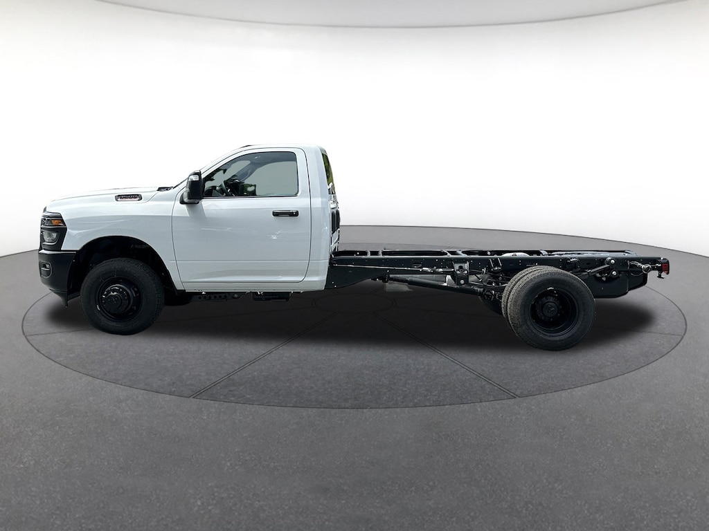 New 2026 Ram 3500 Chassis Cab TRADESMAN REGULAR 4X2 84' CA Regular Cab