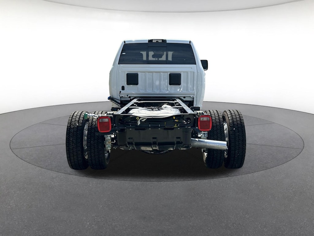 New 2026 Ram 5500 BIG HORN CHASSIS CREW CAB 4X4 84' CA Crew Cab