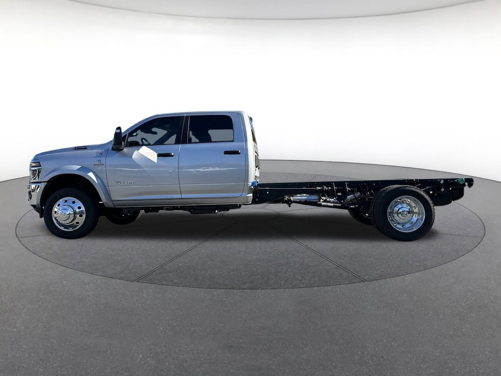 New 2026 Ram 5500 Chassis Cab BIG HORN CREW 4X4 84' CA Crew Cab