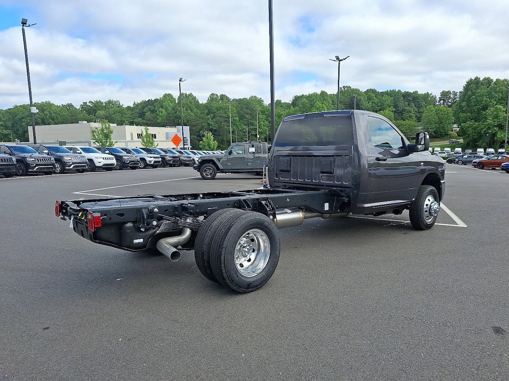 New 2025 Ram 3500 Chassis Cab 3500 TRADESMAN CHASSIS REGULAR CAB 4X4 84' CA Regular Cab
