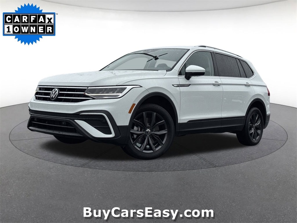 2024 Volkswagen Tiguan SE's photo
