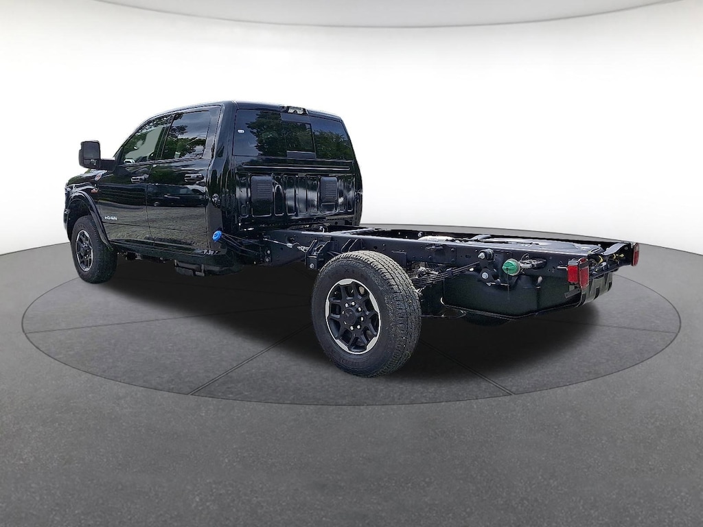 New 2025 Ram 3500 Chassis Cab BIG HORN CREW 4X4 60' CA Crew Cab