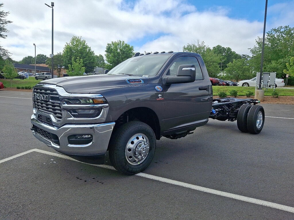 New 2025 Ram 3500 Chassis Cab 3500 TRADESMAN CHASSIS REGULAR CAB 4X4 84' CA Regular Cab