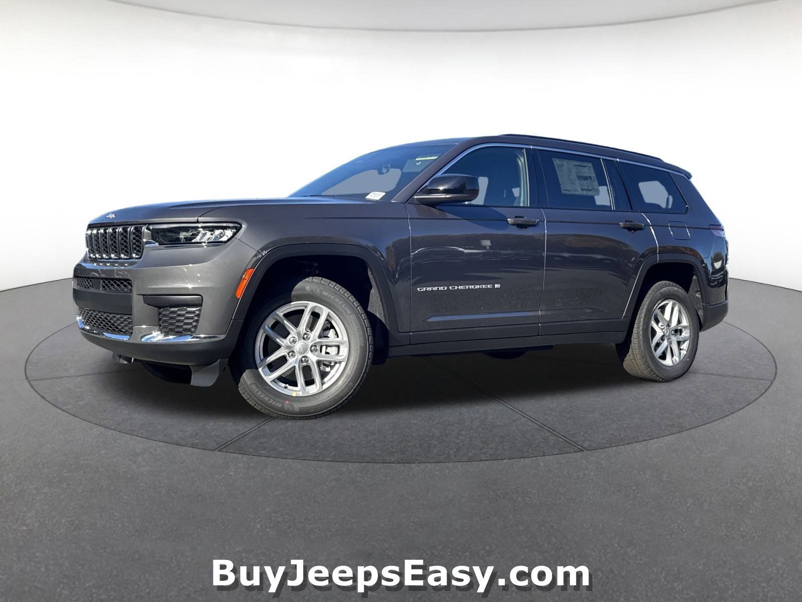 2025 Jeep Grand Cherokee L Laredo's photo