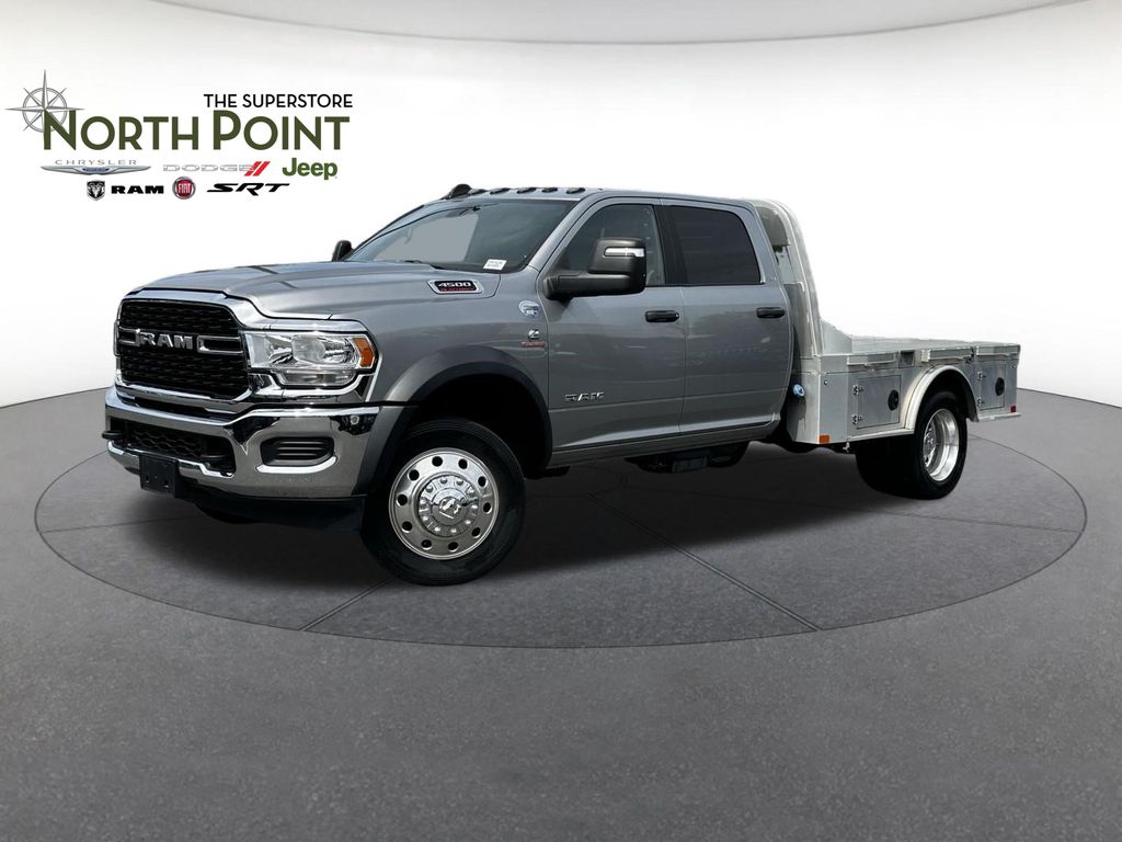 2023 RAM 4500 SLT 4X4 Crew Cab DRW 173" WB's photo