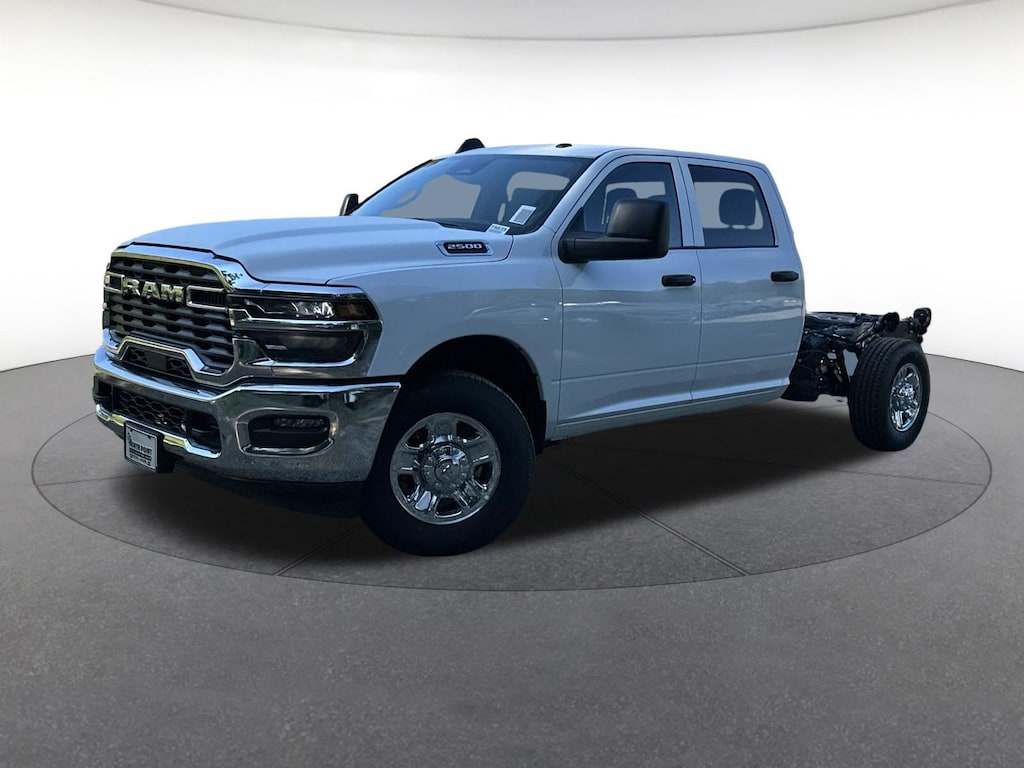 New 2026 Ram 2500 TRADESMAN CREW CAB 4X2 8' BOX Crew Cab