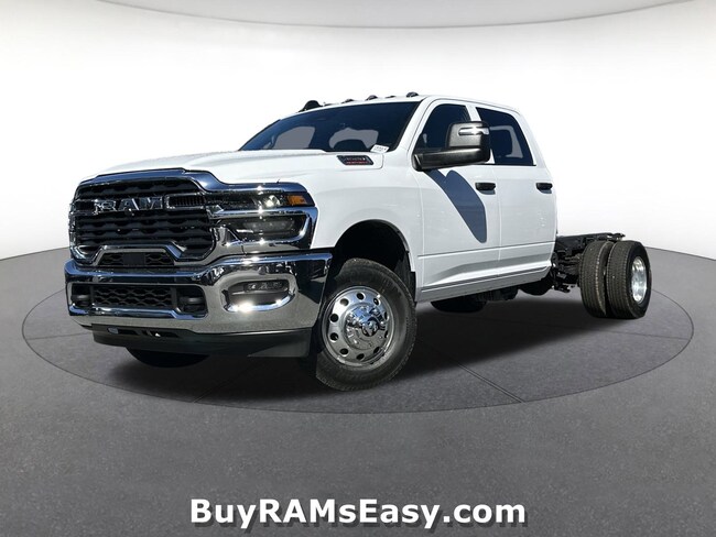 2026 Ram 3500 Chassis Cab TRADESMAN CREW   4X4 60' CA Crew Cab