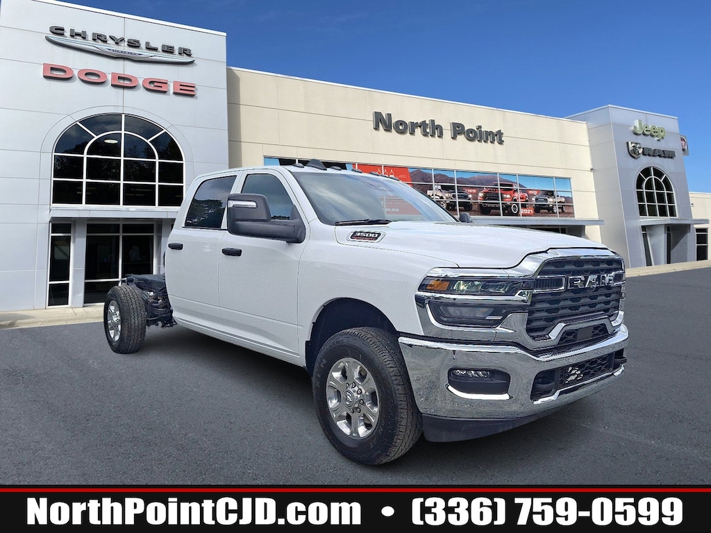 New 2025 Ram 3500 Chassis Cab 3500 TRADESMAN CREW CAB CHASSIS 4X4 60' CA Crew Cab