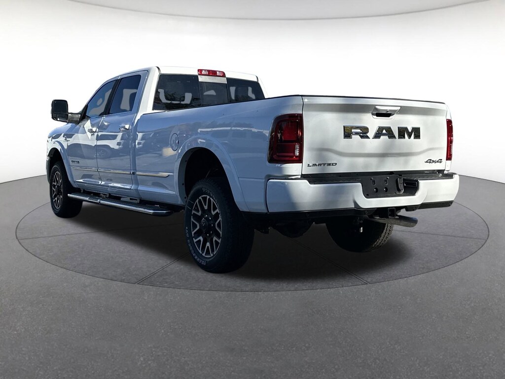 New 2026 Ram 3500 LIMITED CREW CAB 4X4 8' BOX Crew Cab