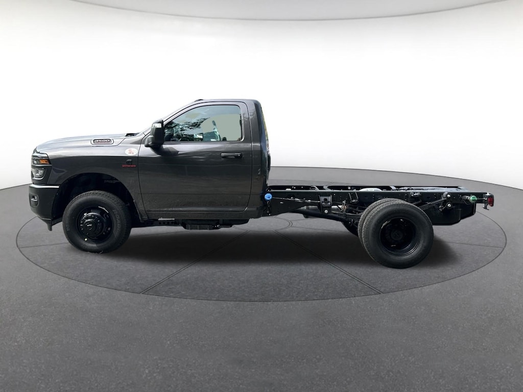 New 2026 Ram 3500 Chassis Cab TRADESMAN REGULAR 4X4 60' CA Regular Cab