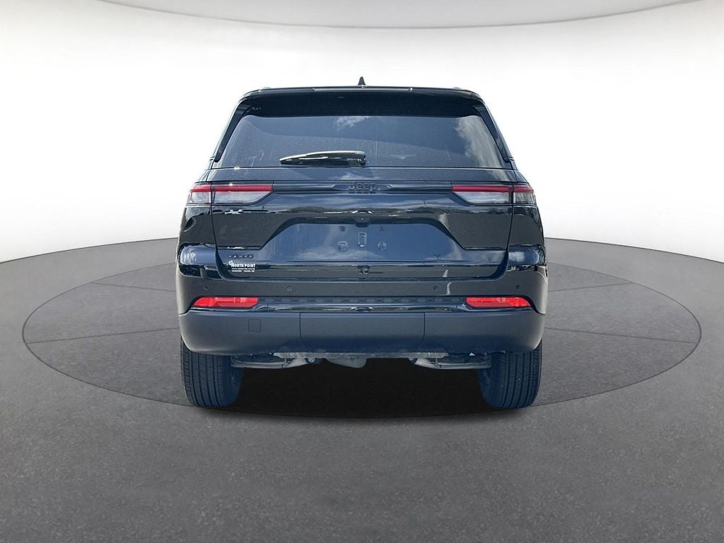 Used 2025 Jeep Grand Cherokee Altitude SUV