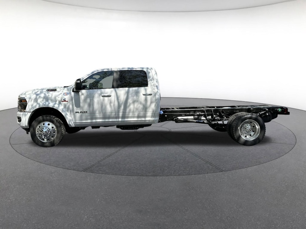 New 2026 Ram 5500 Chassis Cab BIG HORN CREW 4X4 84' CA Crew Cab