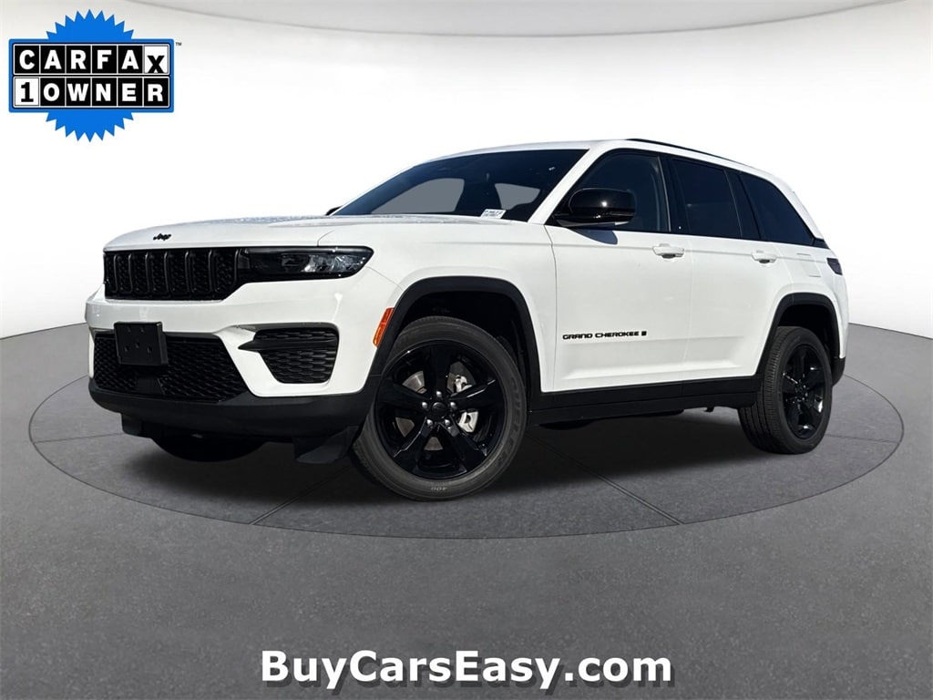 2022 Jeep Grand Cherokee Altitude's photo