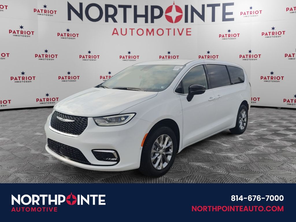 2026 Chrysler Pacifica photo 2