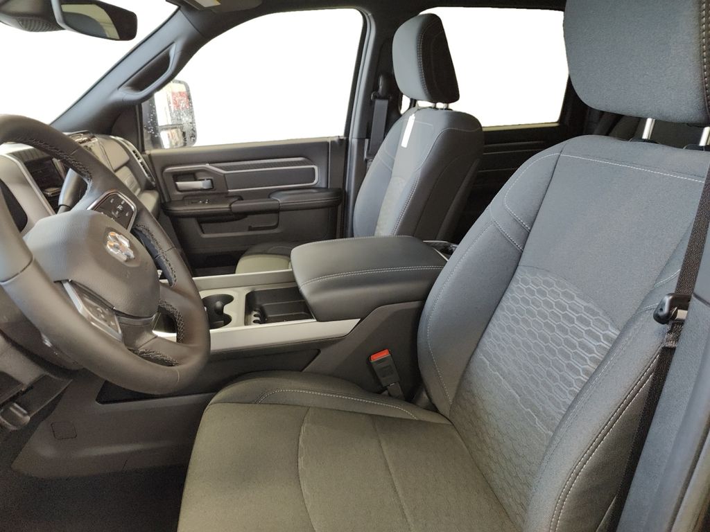 2025 RAM 2500 Big Horn - Photo 9