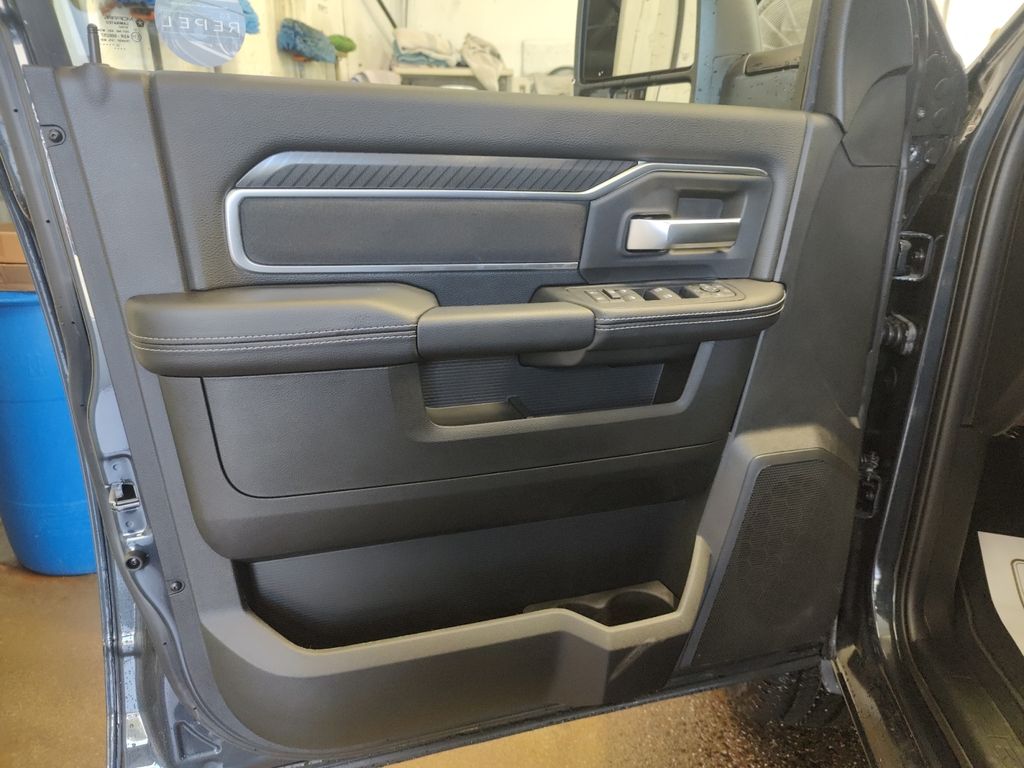 2026 RAM 2500 Big Horn - Photo 16