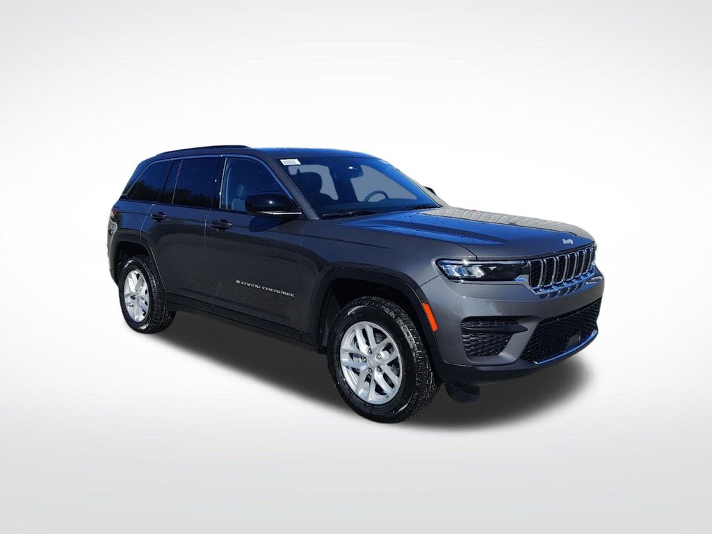 2025 Jeep Grand Cherokee Laredo's photo